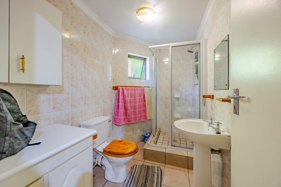 8 Bedroom Property for Sale in Lakeside Western Cape